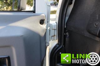 LAND ROVER Defender usata 13