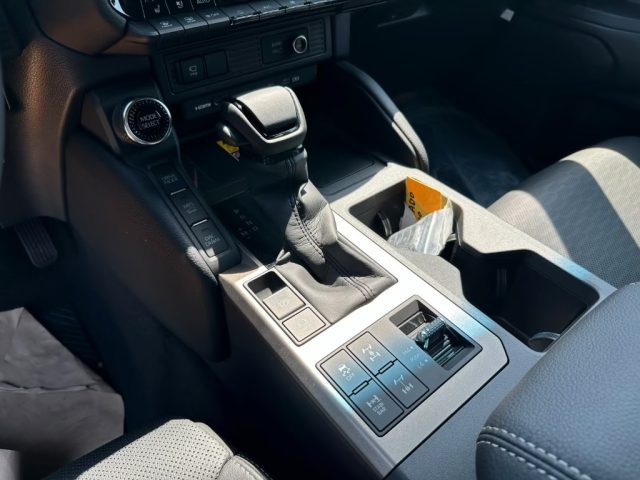 TOYOTA Land Cruiser usata, con Controllo automatico clima