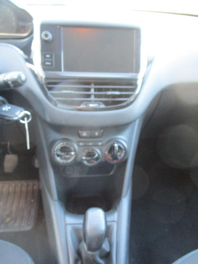 PEUGEOT 208 usata 9
