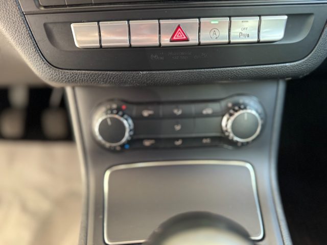 MERCEDES-BENZ B 180 usata, con Fari LED