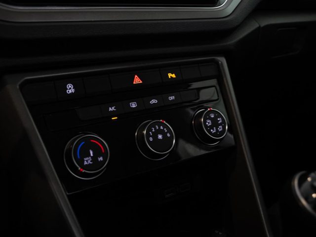 VOLKSWAGEN T-Roc usata, con Volante in pelle