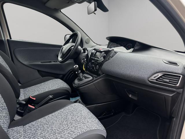 LANCIA Ypsilon usata, con USB