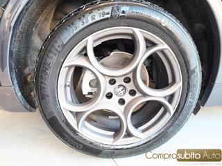 ALFA ROMEO Stelvio usata, con Specchietti laterali elettrici