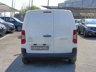 TOYOTA Proace City usata, con Autoradio digitale