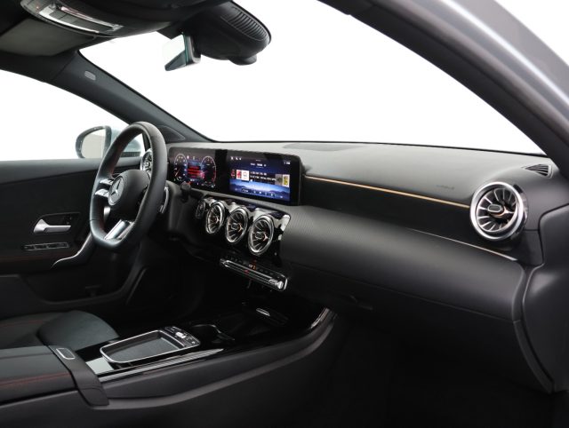 MERCEDES-BENZ A 180 usata, con Sedili riscaldati