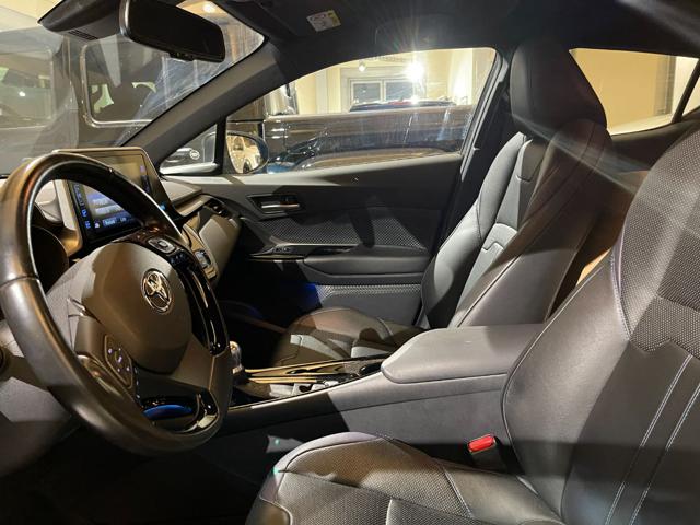 TOYOTA C-HR usata, con Controllo automatico clima