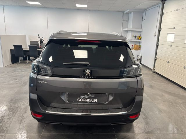 PEUGEOT 5008 usata, con Bracciolo