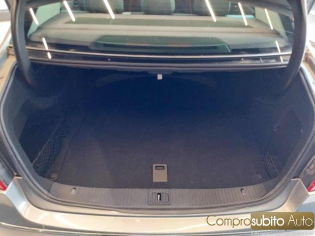 MERCEDES-BENZ E 220 usata, con Airbag testa