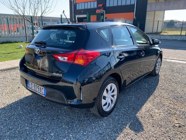 TOYOTA Auris usata, con Alzacristalli elettrici