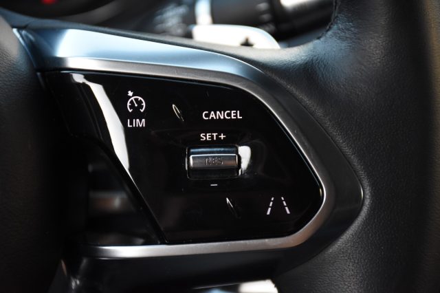 JAGUAR E-Pace usata, con Luci diurne LED