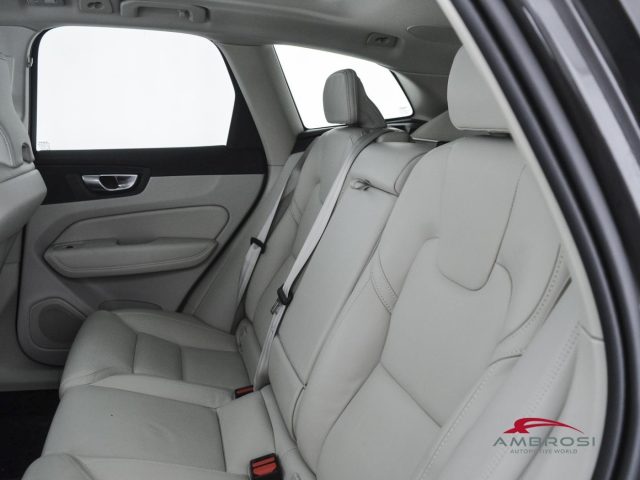VOLVO XC60 usata 9
