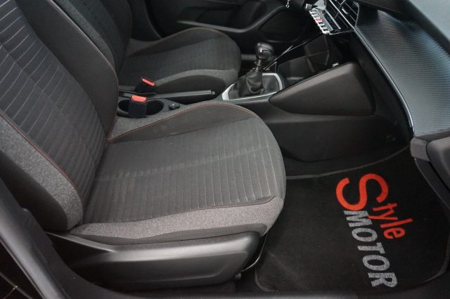 PEUGEOT 2008 usata, con Airbag testa