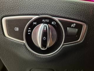 MERCEDES-BENZ E 220 usata, con Sensori di parcheggio posteriori