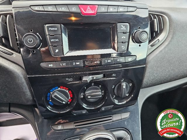 LANCIA Ypsilon usata, con ESP