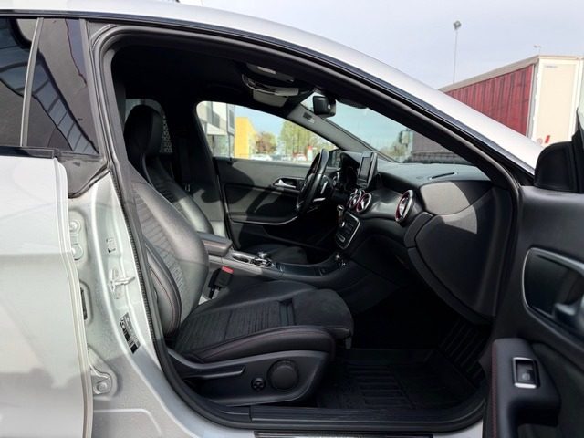 MERCEDES-BENZ CLA 200 usata, con Controllo trazione