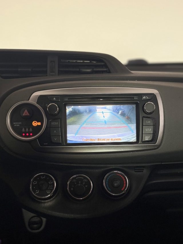 TOYOTA Yaris usata 19