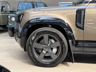 LAND ROVER Defender usata, con Luci diurne LED