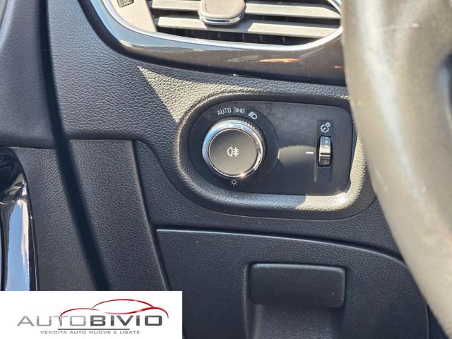 OPEL Astra usata, con Fari LED