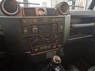 LAND ROVER Defender usata 24