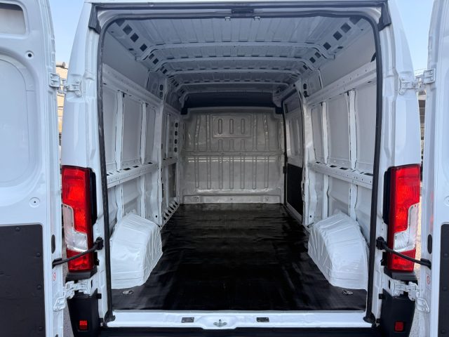 PEUGEOT Boxer usata, con Servosterzo