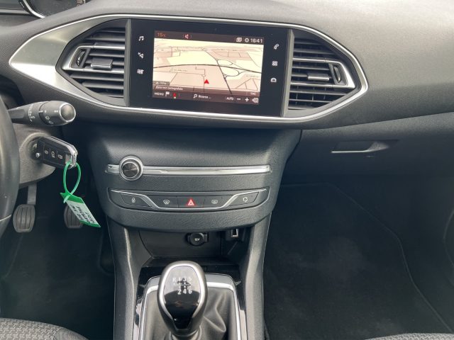 PEUGEOT 308 usata, con Autoradio digitale