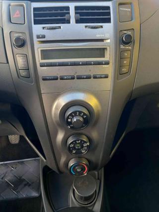 TOYOTA Yaris usata, con Airbag testa