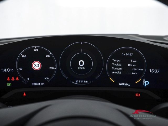 PORSCHE Taycan usata 12