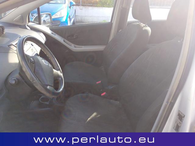 TOYOTA Yaris usata, con Autoradio