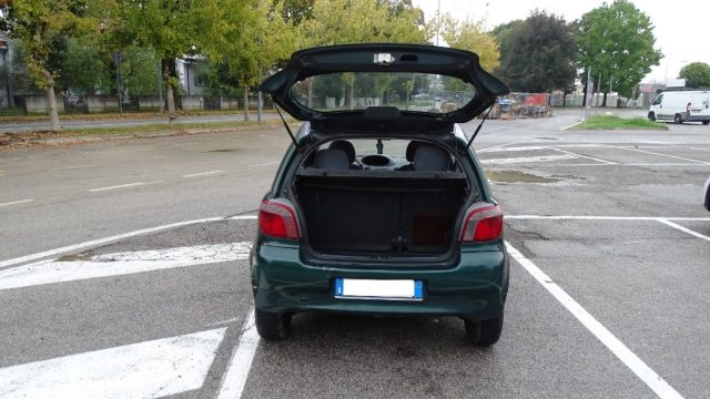 TOYOTA Yaris usata 92