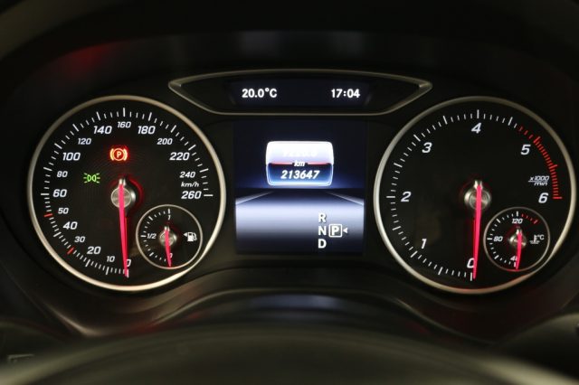MERCEDES-BENZ GLA 180 usata, con Sensore di luce