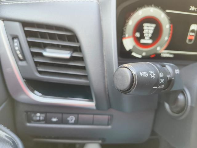 NISSAN Qashqai usata, con Controllo automatico clima