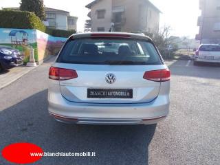 VOLKSWAGEN Passat Variant usata, con Autoradio