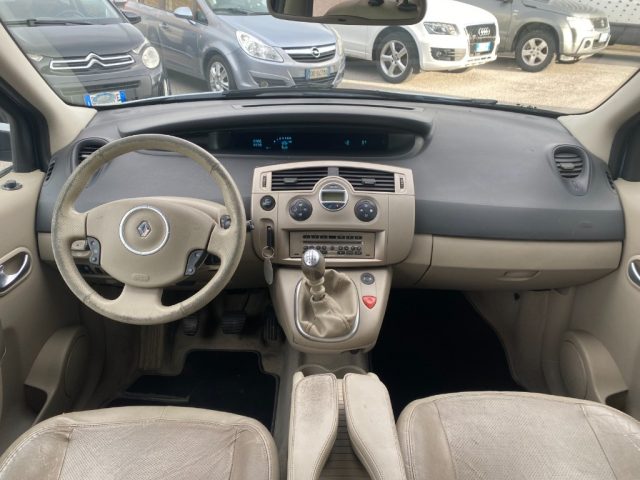 RENAULT Grand Scenic usata, con Controllo automatico clima