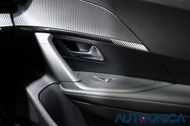 PEUGEOT 2008 usata, con Isofix