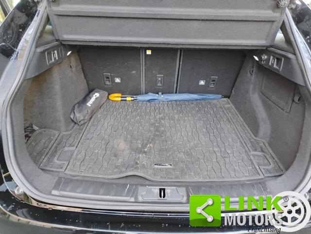 JAGUAR F-Pace usata, con Park Distance Control