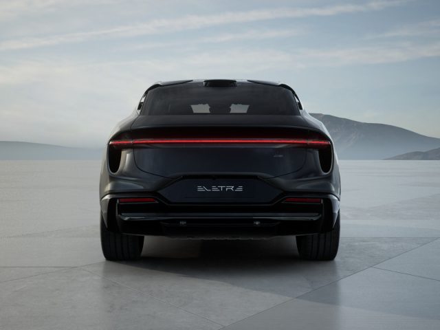 LOTUS Eletre usata, con Autoradio