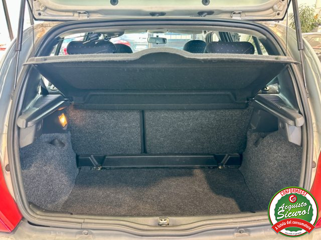 RENAULT Clio usata, con Volante in pelle