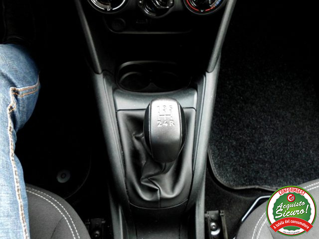 PEUGEOT 208 usata, con MP3