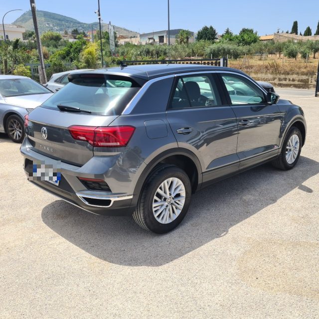 VOLKSWAGEN T-Roc usata, con Autoradio