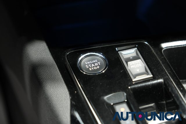 PEUGEOT 3008 usata, con Sensori di parcheggio anteriori