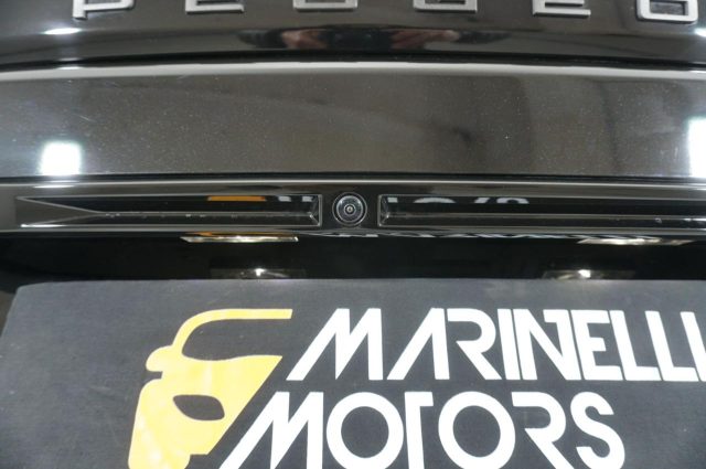 PEUGEOT 2008 usata, con Volante in pelle