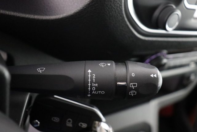 OPEL Vivaro Life usata, con Airbag testa