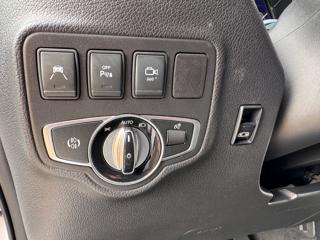 MERCEDES-BENZ X 250 usata, con Touch screen