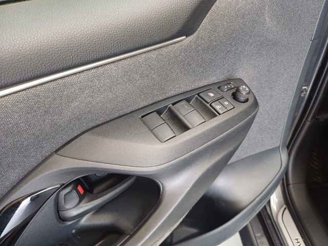 TOYOTA Yaris usata, con Airbag testa