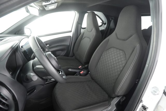 TOYOTA Aygo X usata 2