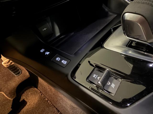 JAGUAR E-Pace usata, con Regolazione elettrica sedili