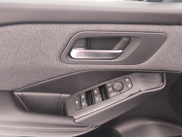 NISSAN Qashqai usata, con Fari LED