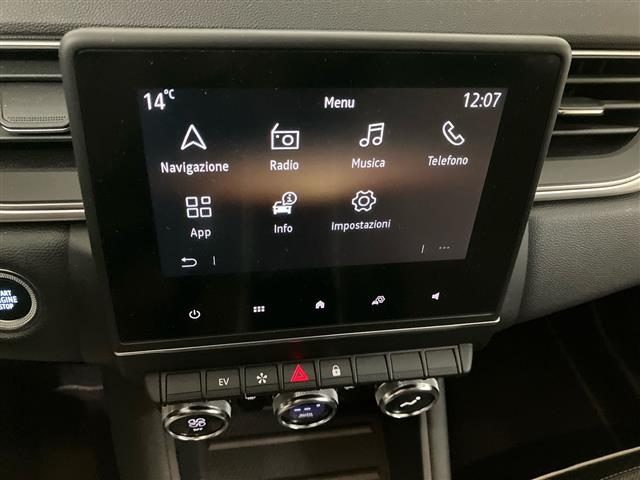 RENAULT Captur usata, con Volante in pelle