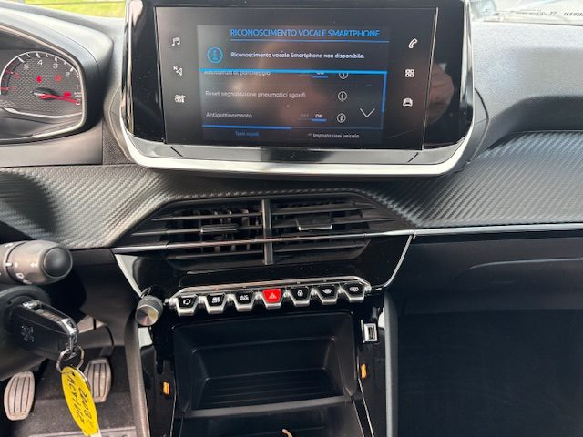 PEUGEOT 2008 usata, con Fari LED