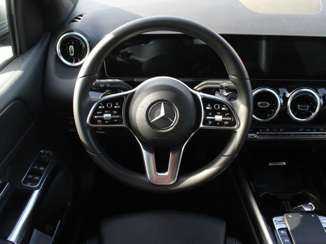 MERCEDES-BENZ B 180 usata, con Sedile posteriore sdoppiato